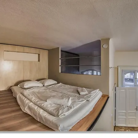 Your Zingy Cloud Nine Place With A Pokertable & A Bathtub